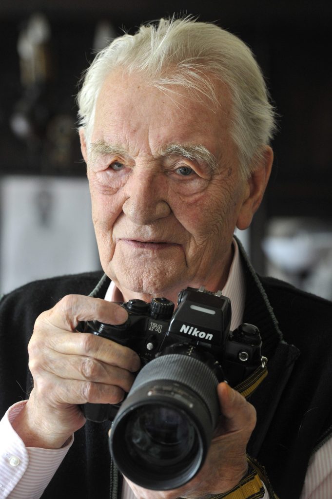 Budapest, 2017. február 14.
Életének 82. évében 2017. február 13-án elhunyt Szalay Zoltán Pulitzer-emlékdíjas fotóriporter, képszerkesztõ. A Magyar Sajtófotó Pályázat és Kiállítás ötletgazdájáról a felvétel 2015. május 13-án készült budapesti otthonában 80. születésnapján.
MTI Fotó: Kovács Attila