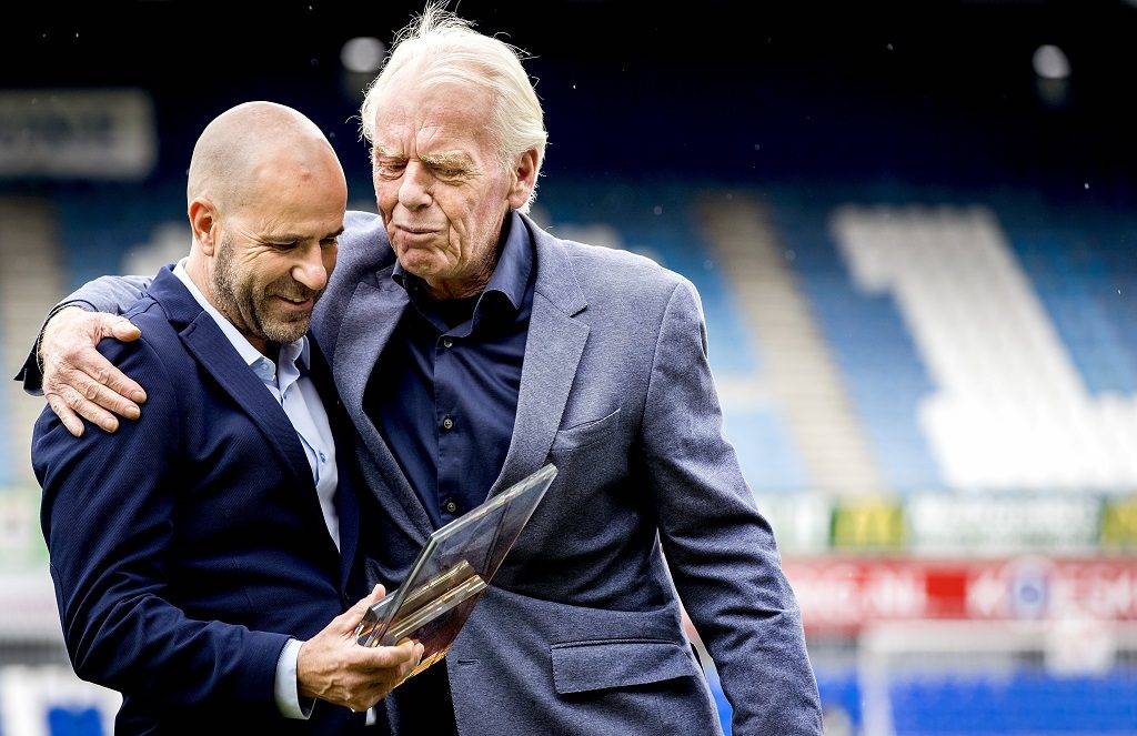 2017-05-19 14:44:47 ZWOLLE - Coach Peter Bosz of Ajax is awarded the Rinus Michels Award by Leo Beenhakker in the stadium of PEC Zwolle, in Zwolle, the Netherlands, May 19. Bosz has been chosen by the Dutch coaches during the Dutch Trainers' Congress as the coach of the season 2016-2017. ANP KOEN VAN WEEL