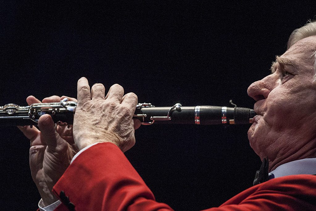 Budapest, 2012. december 29.Benkó Sándor klarinétos, zenekarvezető a Benkó Dixieland Band 55 éves jubileumi, óévbúcsúztató koncertjén a Budapest Kongresszusi Központban 2012. december 29-én.MTI Fotó: Szigetváry Zsolt