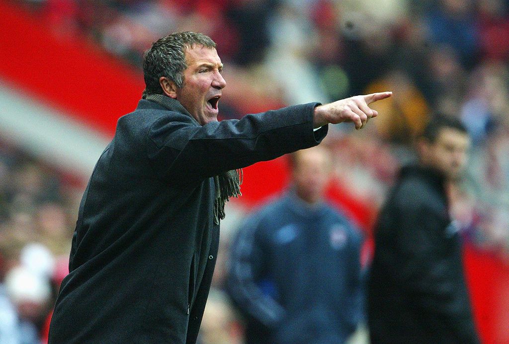 LONDON - FEBRUARY 21:  Manager Graeme Souness of Blackburn Rovers shouts at his players during the FA Barclaycard Premiership match between Charlton Athletic and Blackburn Rovers at The Valley on February 21, 2004 in London.  (Photo by Phil Cole/Getty Images)