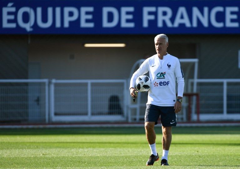 France's national football team head coach Didier Deschamps attends a training session at the team's training camp in Clairefontaine-en-Yvelines on May 24, 2018, near Paris. / AFP PHOTO / BERTRAND GUAY