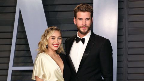 BEVERLY HILLS, CA - MARCH 04:  Miley Cyrus and Liam Hemsworth attend the 2018 Vanity Fair Oscar Party hosted by Radhika Jones at the Wallis Annenberg Center for the Performing Arts on March 4, 2018 in Beverly Hills, California.  (Photo by Taylor Hill/FilmMagic)
