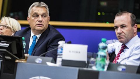 Strasbourg, 2018. szeptember 11.
Orbán Viktor miniszterelnök (b2) az Európai Néppárt (EPP) frakcióülésén az EP épületében, Strasbourgban 2018. szeptember 11-én. Mellette Manfred Weber, az Európai Néppárt, az EPP frakcióvezetõje (j).
MTI Fotó: Miniszterelnöki Sajtóiroda / Szecsõdi Balázs