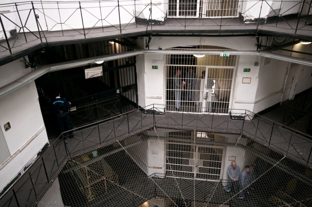 Image: 72986625, A Szegedi Fegyház és Börtön (Csillagbörtön) büntetés-végrehajtási intézet. A Szegedi Fegyház és Börtön 125 éve épült, akkoriban Európa egyik legkorszerűbb intézete volt. A Csillagbörtön napjainkban a súlyos bűncselekményt elkövetett fogvatartottak büntetés-végrehajtási intézete. A három telephelyen fogvatartott 1200 ember átlagéletkora 34 év, átlagos büntetési idejük 15 esztendő, nevelésükről, őrzésükről hétszázan gondoskodnak., Place: Szeged, Hungary, License: Rights managed, Model Release: No or not aplicable, Property Release: Yes, Credit: smagpictures.com