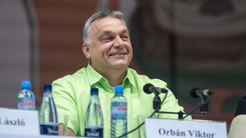 Tusnádfürdõ, 2017. július 22.
Orbán Viktor miniszterelnök elõadása elõtt a 28. Bálványosi Nyári Szabadegyetem és Diáktáborban (Tusványos) az erdélyi Tusnádfürdõn 2017. július 22-én.
MTI Fotó: Veres Nándor